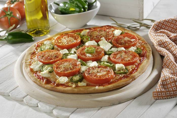 Pizza al pomodoro, formaggio e peperoncini - Star