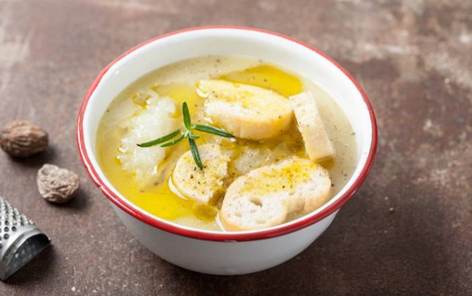 zuppa delicata di cipolla