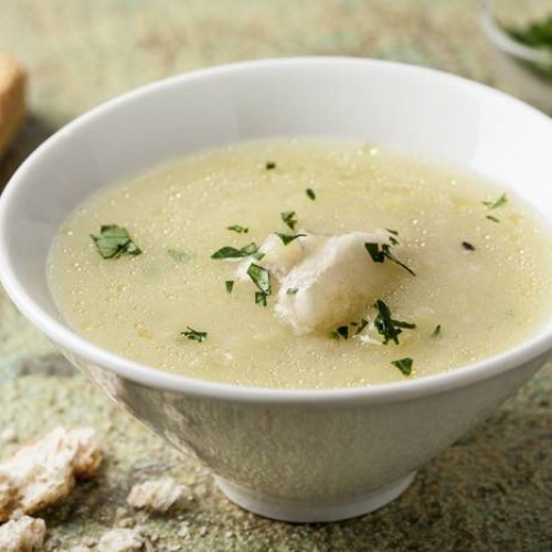 Zuppa delicata di pesce e patate
