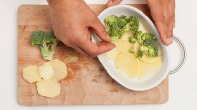 patate e broccoli al forno